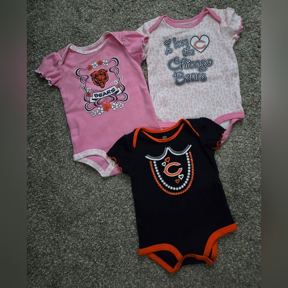 NFL Chicago Bears Team Apparel Set of 3 Bodysuits Baby Girls 6-9M Short Sleeve - Picture 1 of 6